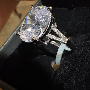 Dazzling Silver Women's Ring with Crystal Accent size 8